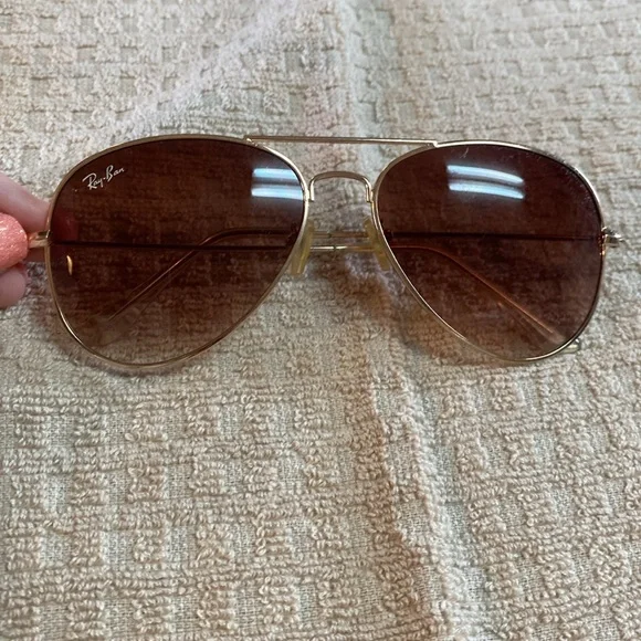 Lot of Ray-Ban Sunnies; All Have Light Scratching - Picture 3 of 7